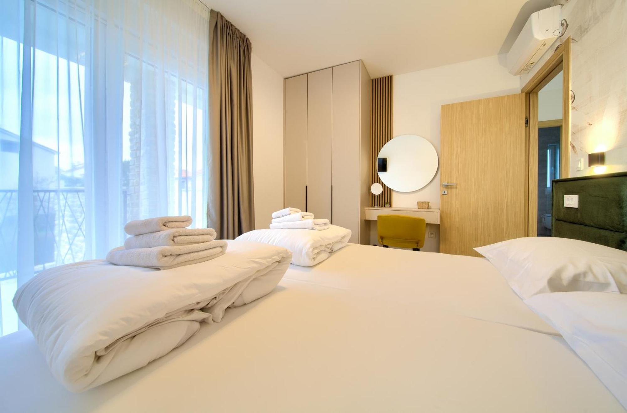 - Bellissima With Private Heated Pool And Table Tennis - Smart Tv